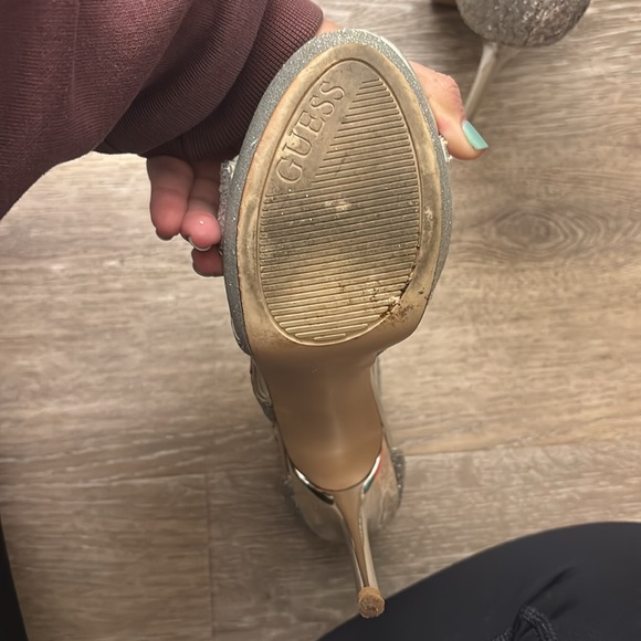 Guess Duriany Heels - Picture 3 of 5